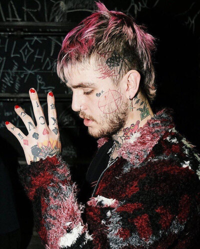 lil peep
皮普
来源ins