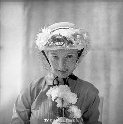 玛莎·博斯（Martha Boss），苏珊·德莱尼（Suzanne Delaney），多维玛·霍恩（Dovema Horn）等的黑白老照片 