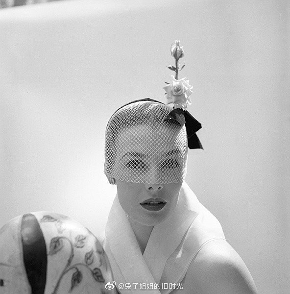 玛莎·博斯（Martha Boss），苏珊·德莱尼（Suzanne Delaney），多维玛·霍恩（Dovema Horn）等的黑白老照片 