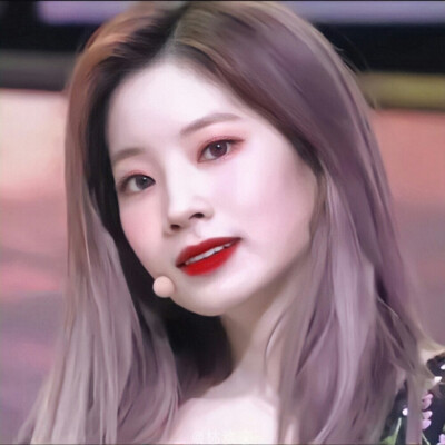  ：“我想和你一起去看月亮，不是看月亮 是和你。”
-金多贤/DAHYUN
原截江晏