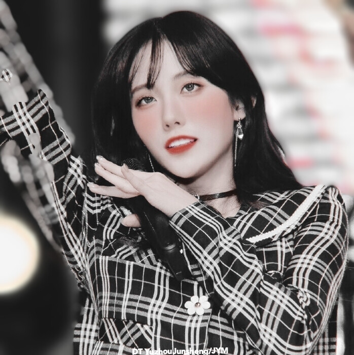 以陌 宇宙少女luda卤蛋李露朵女艺人女爱豆头像舞台跳舞歌手唱歌部位