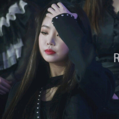 soojin_red0309