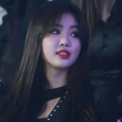 soojin_red0309