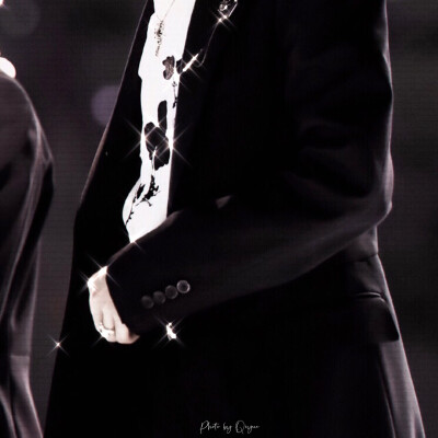  ʏ̶ᴏ̶ᴜ̶ ̶ᴡ̶ᴇ̶ʀ̶ᴇ̶ ̶ᴍ̶ʏ̶ ̶ᴇ̶ᴠ̶ᴇ̶ʀ̶ʏ̶ᴛ̶ʜ̶ɪ̶ɴ̶ɢ̶.
你曾是我的一切。
•@Moonsun_vv
•cr.祁月