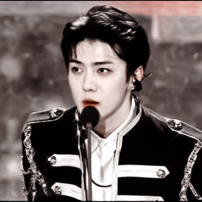 -
"等我厌倦了这圈子 就带你回家"
吴世勋 ohsehun.