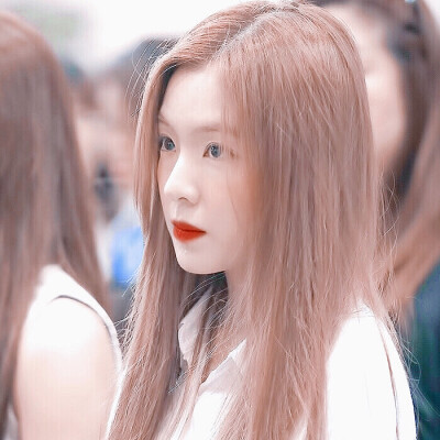 # Irene
‘’看到你和她打招呼
————粥瑶 裴珠泫头像 原截梦羽