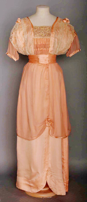 1912 粉色丝绸舞会礼服 ​​​