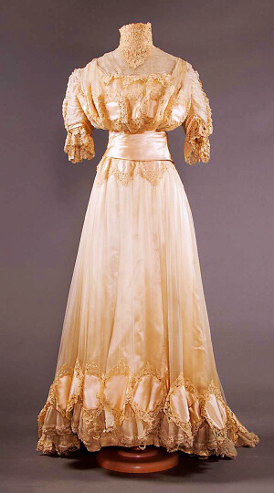 1902 婚服