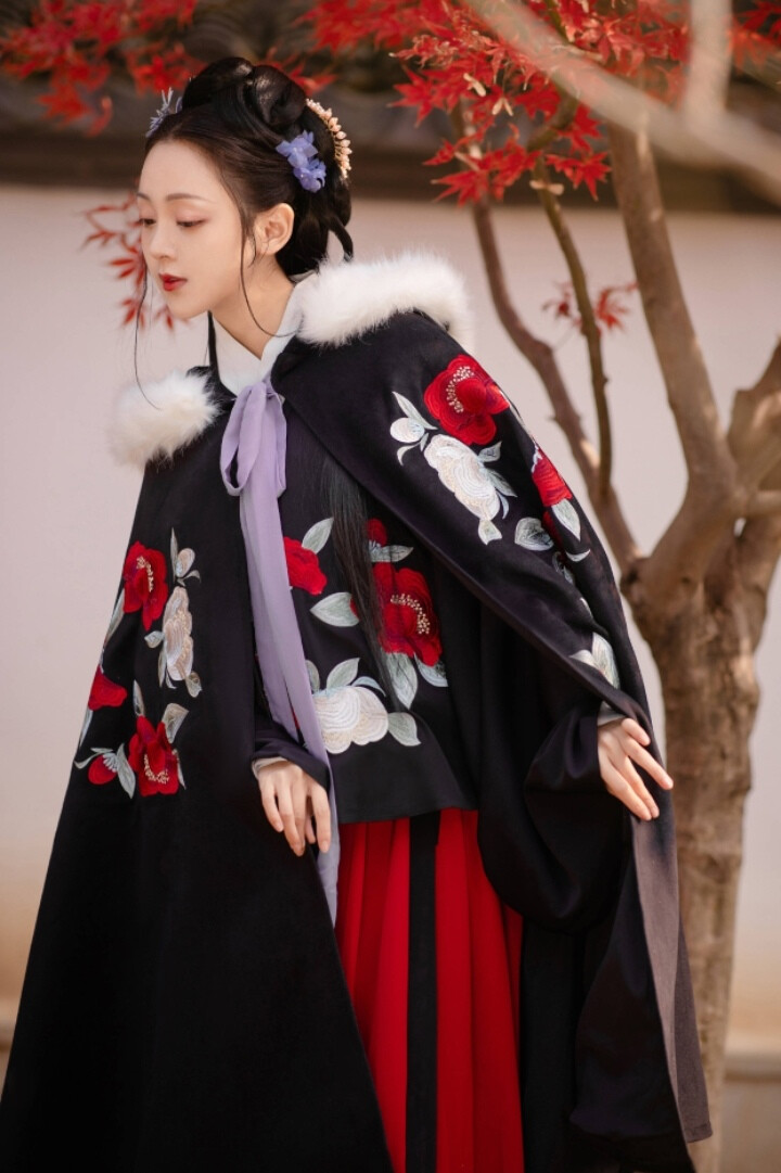 ᴵᶠ ʸᵒᵘ ˢʰᵉᵈ ᵗᵉᵃʳˢ ʷʰᵉⁿ ʸᵒᵘ ᵐⁱᵗʰᵉ ˢᵘⁿ, ʸᵒᵘ ᵃˡˢᵒ ᵐⁱᵗʰᵉ ˢᵗᵃʳˢ.
如果你因失去了太阳而流泪.那么你也失去了群星。