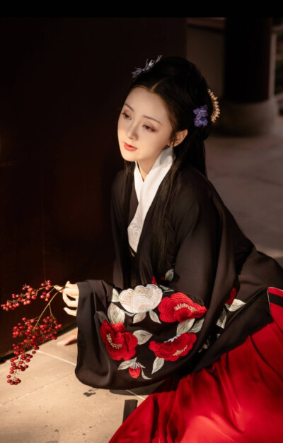 ᴵᶠ ʸᵒᵘ ˢʰᵉᵈ ᵗᵉᵃʳˢ ʷʰᵉⁿ ʸᵒᵘ ᵐⁱᵗʰᵉ ˢᵘⁿ, ʸᵒᵘ ᵃˡˢᵒ ᵐⁱᵗʰᵉ ˢᵗᵃʳˢ.
如果你因失去了太阳而流泪.那么你也失去了群星。