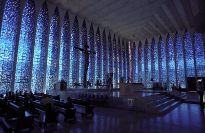 蓝色的巴西利亚Dos Bosco教堂