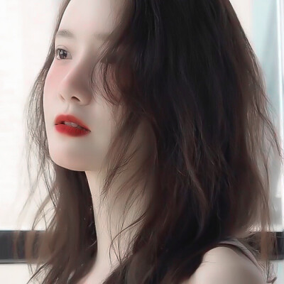 
：到此为止。我的意思是。我对你的喜欢。到此为止
林允儿
原林柚稚