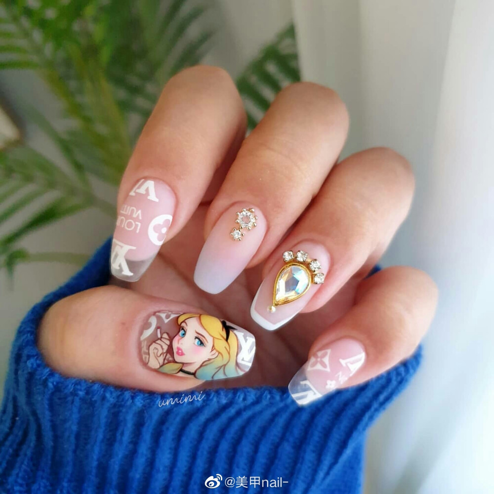 微博原创@美甲nail- 迪士尼公主美甲 图源搬运出处见水印.