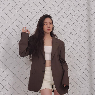 孔晓振 ♥ ♥ ♥
INS：rovvxhyo