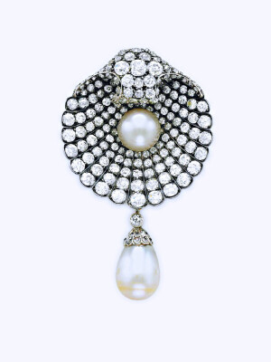 古董珠宝，奢华钻石，端丽造型，以水滴形珍珠作结 ​​​