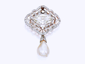 古董珠宝，奢华钻石，端丽造型，以水滴形珍珠作结 ​​​