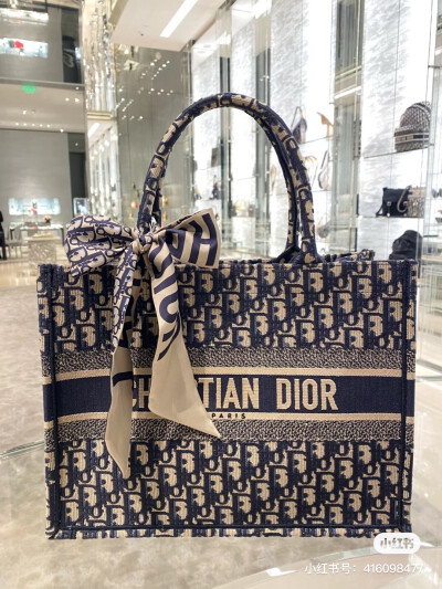 Dior tote