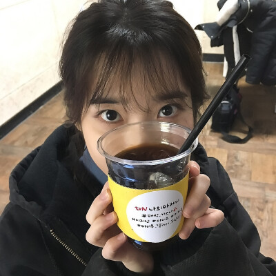 IU × 自拍册