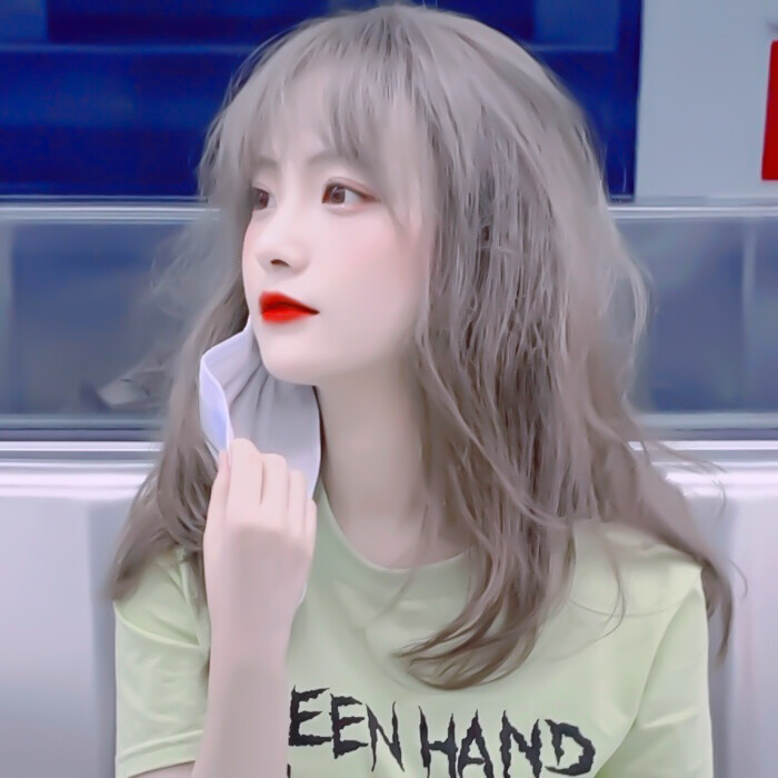 “慢热就是不爱，矜持就是不感兴趣，我太了解自己的烂脾气了，温柔这种东西是相互的，是因为你温柔我才温柔。”
©小照食堂营业中