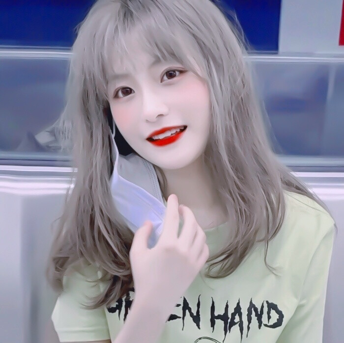 “慢热就是不爱，矜持就是不感兴趣，我太了解自己的烂脾气了，温柔这种东西是相互的，是因为你温柔我才温柔。”
©小照食堂营业中