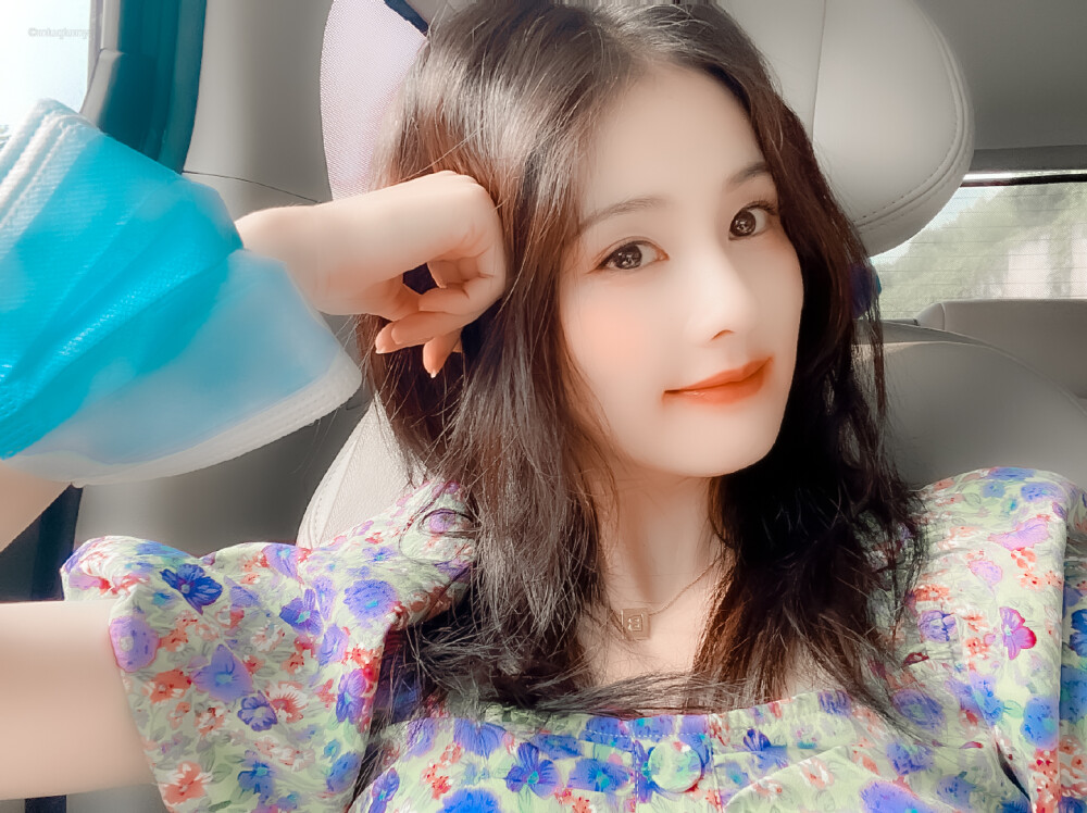 白鹿
cr.沐子奶罐-