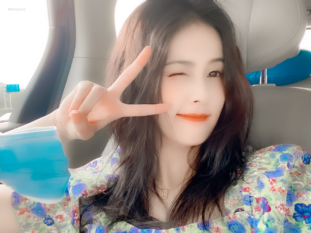 白鹿
cr.沐子奶罐-