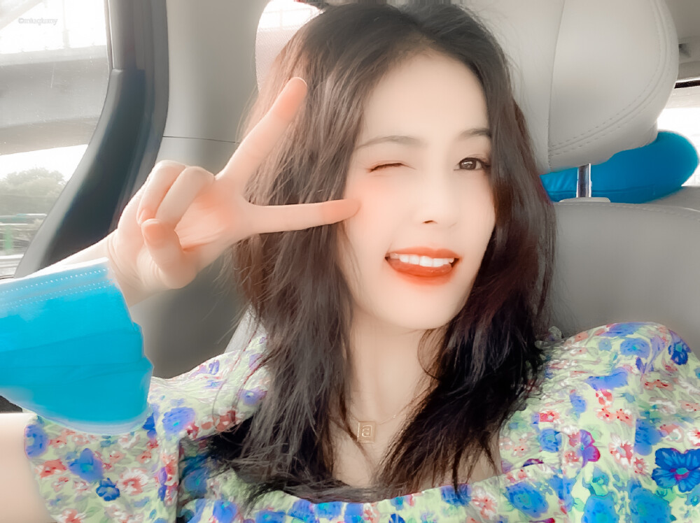 白鹿
cr.沐子奶罐-