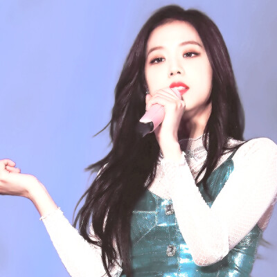 Jisoo cr.off the page