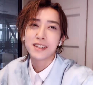 畅哥表情包
自截无字
一粉顶十黑

有些人仗着自己长得好看就一点都不注意表情管理（狗头保命）