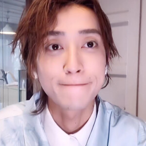 畅哥表情包
自截无字
一粉顶十黑

有些人仗着自己长得好看就一点都不注意表情管理（狗头保命）