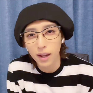 畅哥表情包
自截无字
一粉顶十黑

有些人仗着自己长得好看就一点都不注意表情管理（狗头保命）