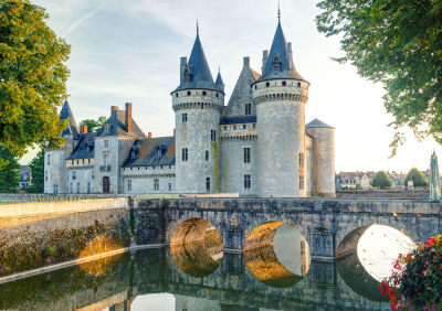 欧洲 中世纪与文艺复兴城堡、教堂，骑士公主、刀与剑血与酒的时代