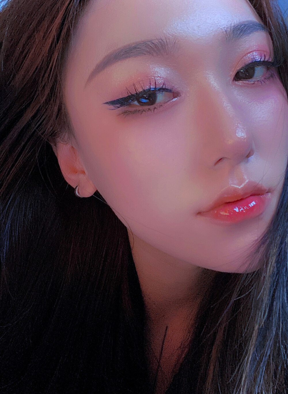 努力赚钱吧，毕竟现在月老辞职了，现在爱情财神爷说了算