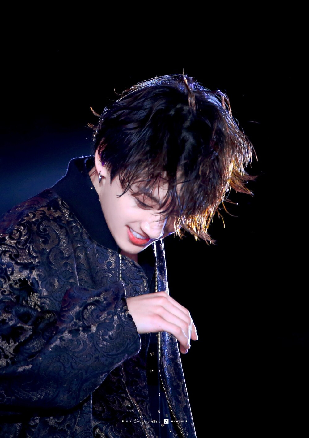 田柾国/JUNGKOOK
图源微博 礼貌拿图