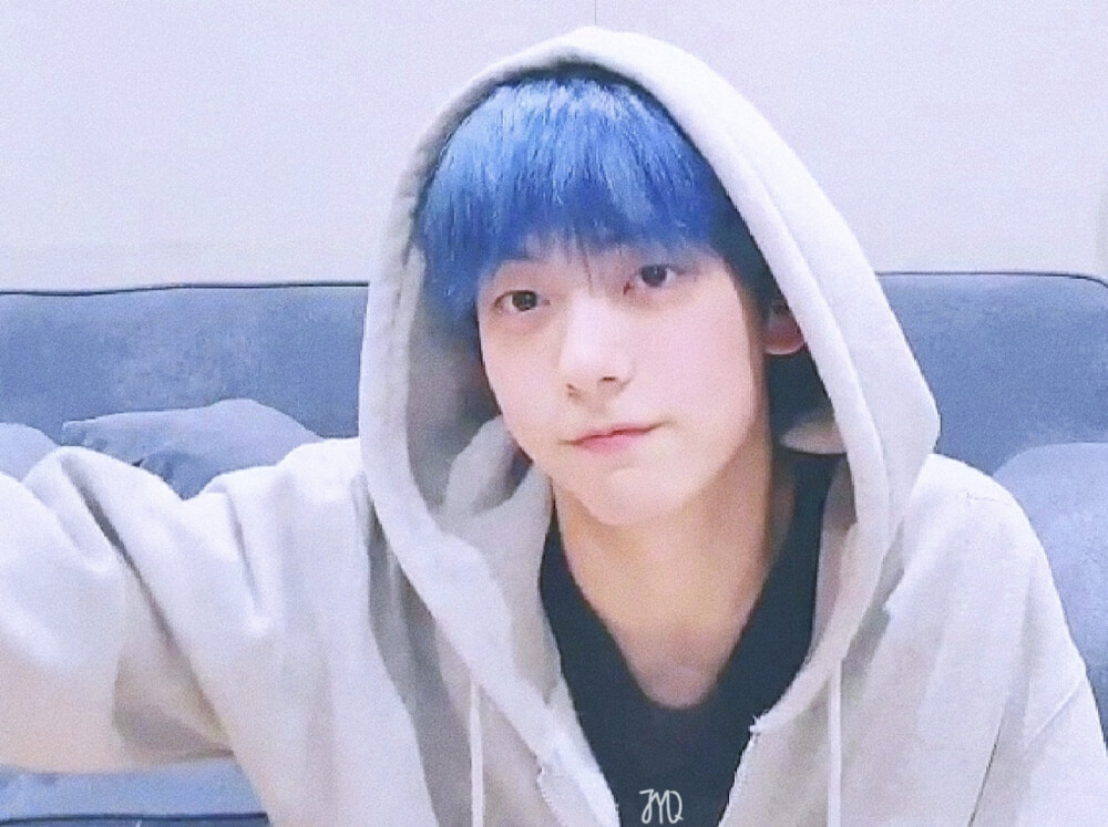 “我贪恋的人间烟火,不隔不倚,全都是你。”
自调图，拿图dd，二传注明//北殃
崔秀彬SOOBIN