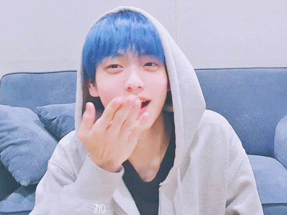 “我贪恋的人间烟火,不隔不倚,全都是你。”
自调图，拿图dd，二传注明//北殃
崔秀彬SOOBIN