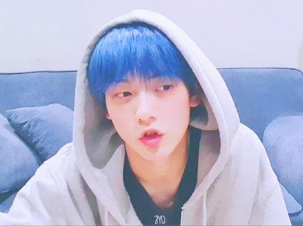 “我贪恋的人间烟火,不隔不倚,全都是你。”
自调图，拿图dd，二传注明//北殃
崔秀彬SOOBIN