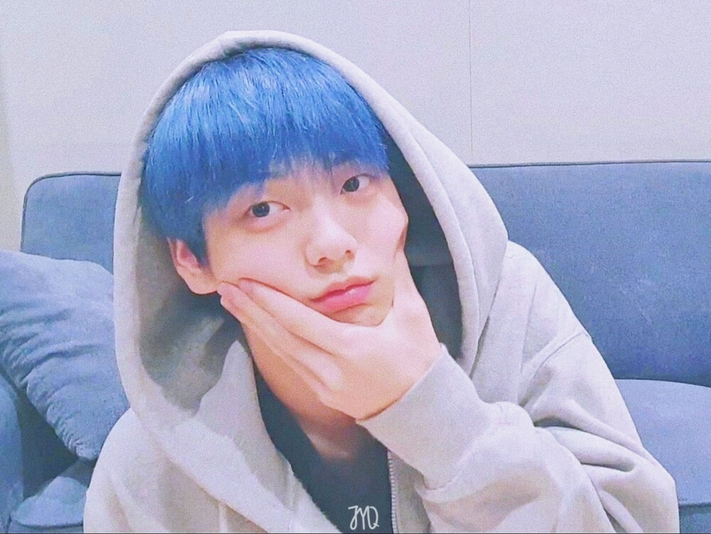 “我贪恋的人间烟火,不隔不倚,全都是你。”
自调图，拿图dd，二传注明//北殃
崔秀彬SOOBIN