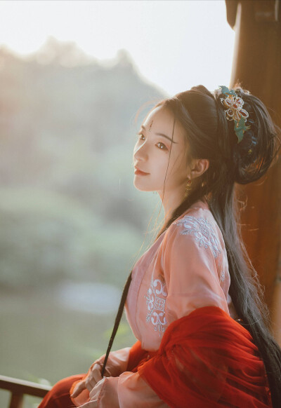 人老了的好处就是.可以失去的东西也少了。