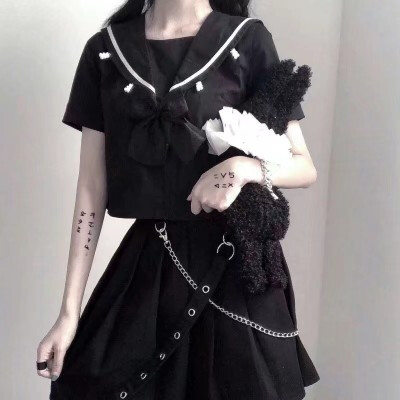 女生锁骨不露脸头像