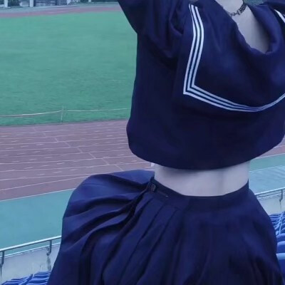 女生锁骨不露脸头像