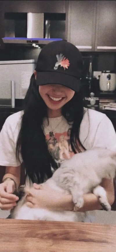 个别调色过的图忘记从哪里保存的了，截图都是ig上截的图，网太差了，不会经常翻了，翻了也是圈圈图加载不出来QAQ