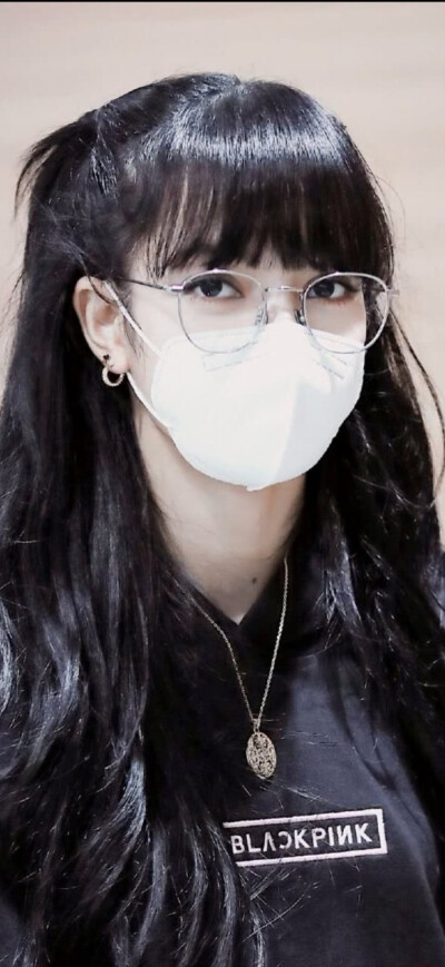 个别调色过的图忘记从哪里保存的了，截图都是ig上截的图，网太差了，不会经常翻了，翻了也是圈圈图加载不出来QAQ