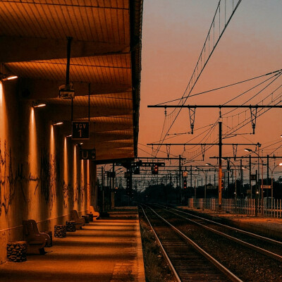 “我夫人啊，许下我余生了呢!”
原小贤礼丝。