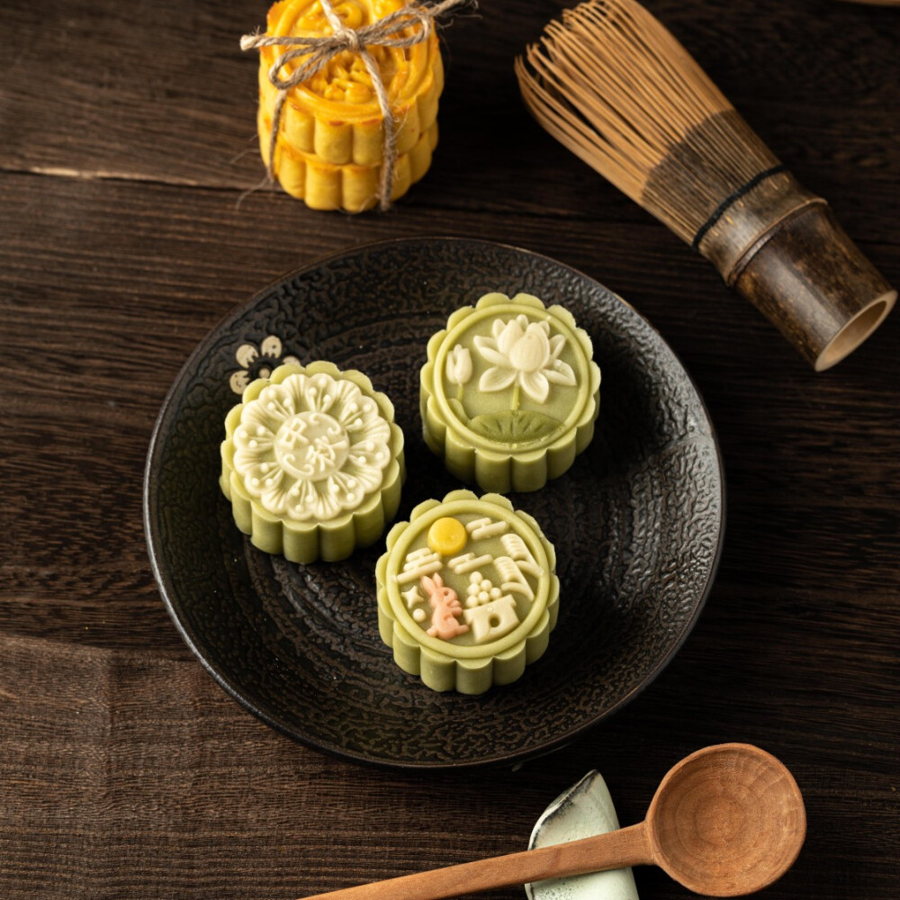 今年国庆吃月饼
月饼模具造型好棒！