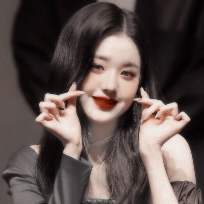 
『ʙʟᴀᴄᴋ』
•@anecdote_wy
•cr.祁月