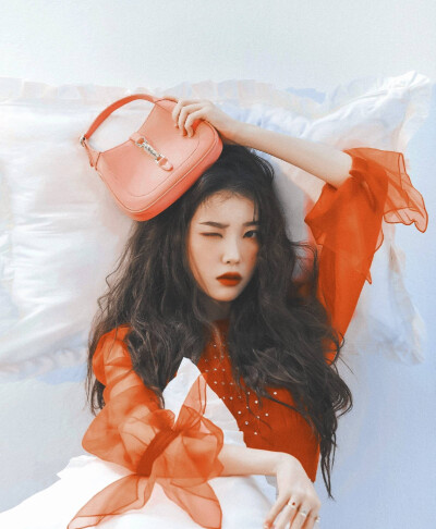 IU | ELLEMEN新青年
cr:兔尾环球日記