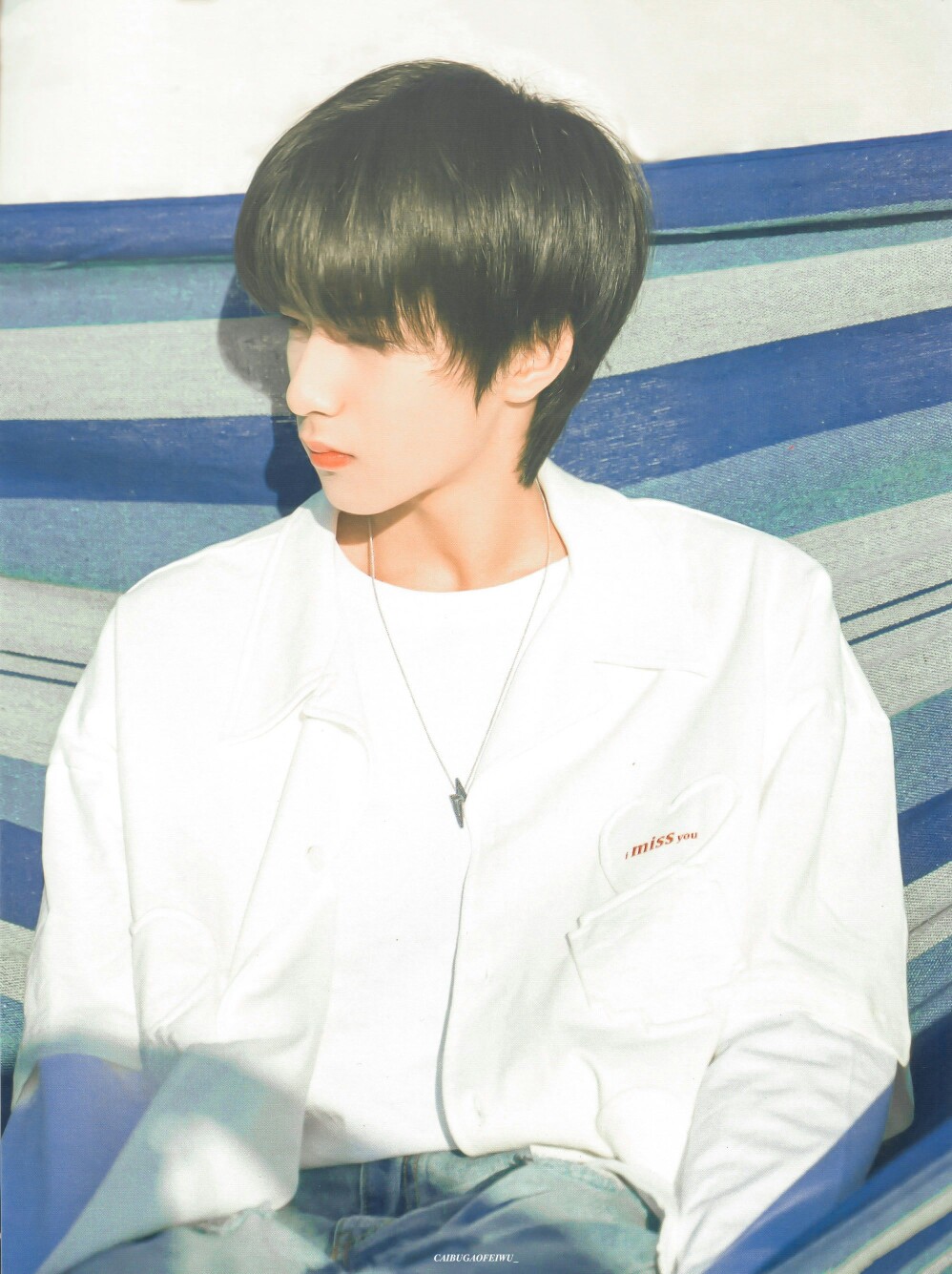 刘耀文壁纸 "其实我想的是，如果可以，我想一直成为发光点"