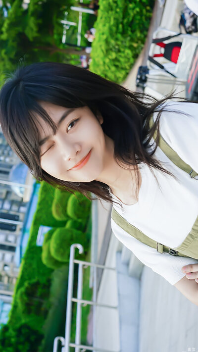 #谭松韵##谭松韵李尖尖#
谭松韵手机壁纸｜修图9P ​
cr@__南宫_ 