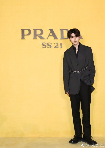 cr:Prada普拉达
蔡徐坤20200924Prada2021春夏女装时装秀